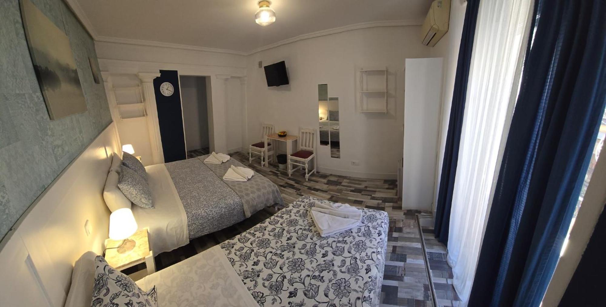 Fuencarral Adeco Guest house Madrid